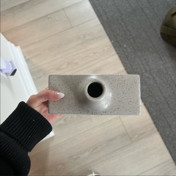 ⭐️🌴NWT West elm vase textured linework - Picture 5 of 6